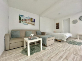 Modern Studio in Heart of Old Town